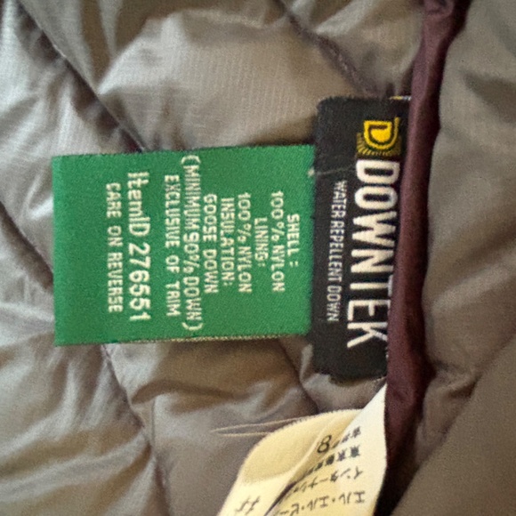 L.L.Bean Down Jacket in Eggplant Medium Petite - Picture 6 of 9